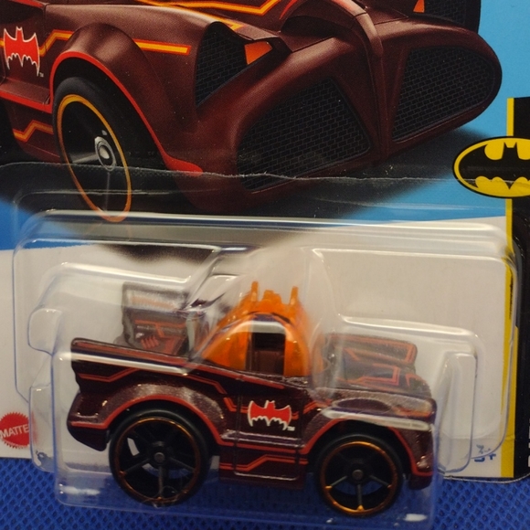 Hot Wheels Batmobile Cartoon Model - New Unopened - Picture 2 of 4